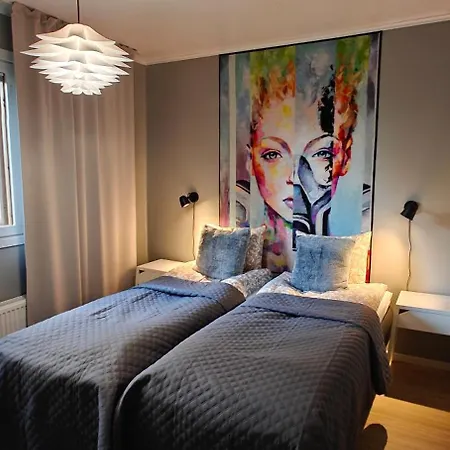 בית נופש Arctic Forest Hide - Nature, Sauna & Silence רובניימי