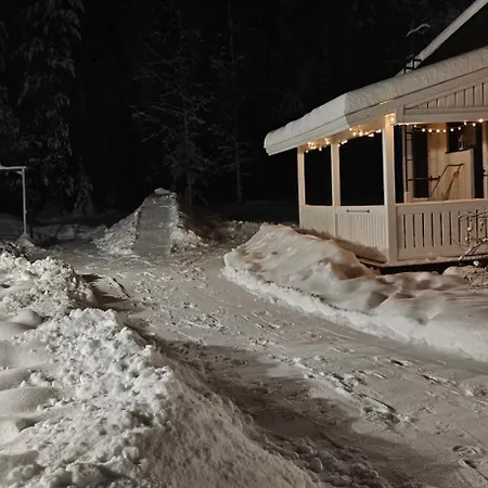 Arctic Forest Hide - Nature, Sauna & Silence